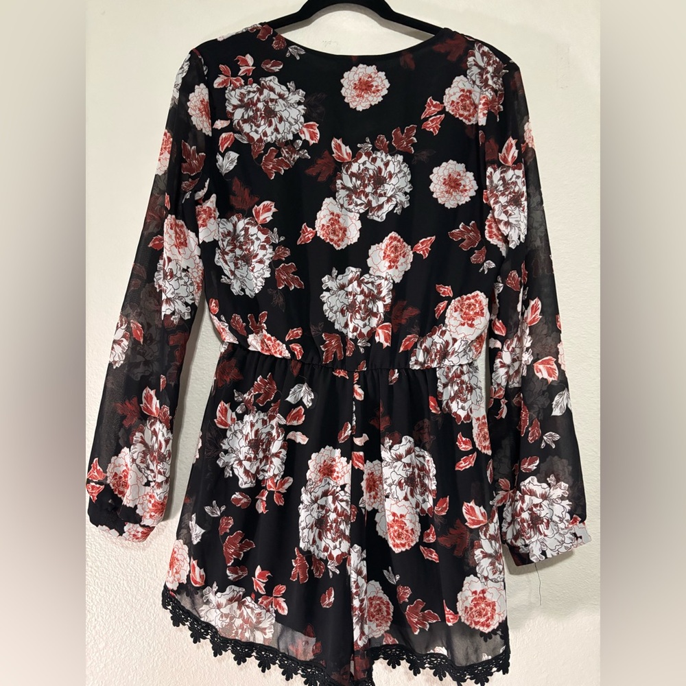 Astr Black and Floral Jumpsuit Size M - Picture 2 of 13